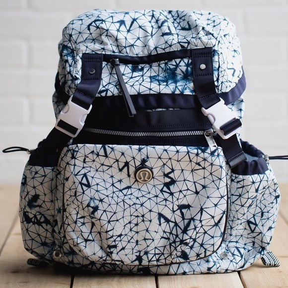lululemon yogini rucksack